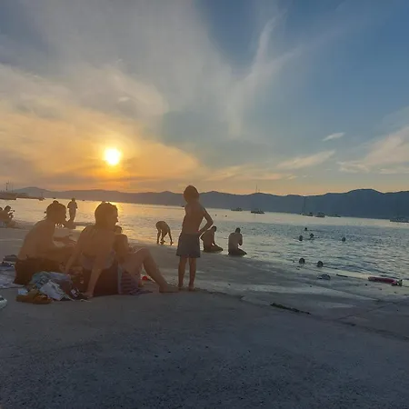 شقة Okuka سبليت