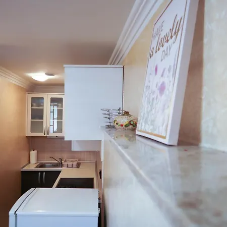Okuka Apartment Split