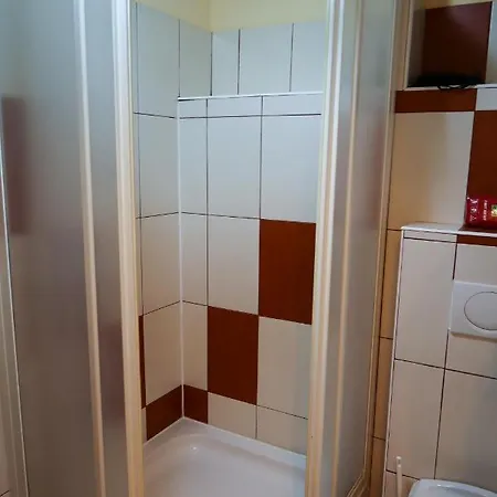 Okuka Apartment Split