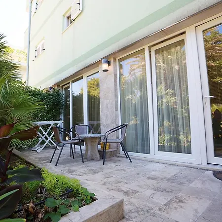 Okuka Apartment *